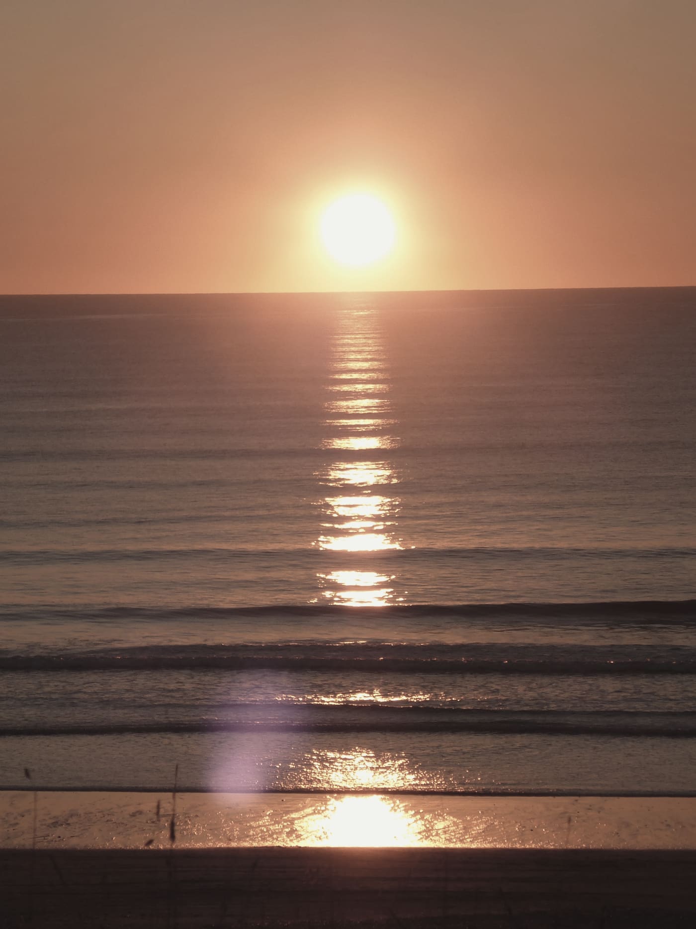 Coucher de soleil sur la plage de Pen er Malo à Guidel, près de Gestel